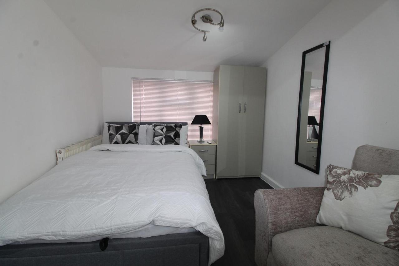 Studio 2 Min Walk To Upton Park Station Londres Exterior foto